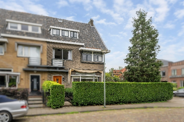 Anna van Burenstraat 21